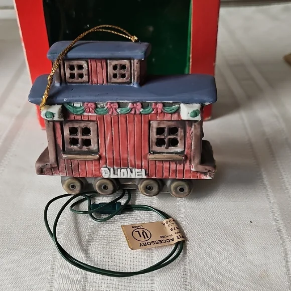 Lionel Christmas Caboose Ornament, 1st Edition - Picture 4 of 9